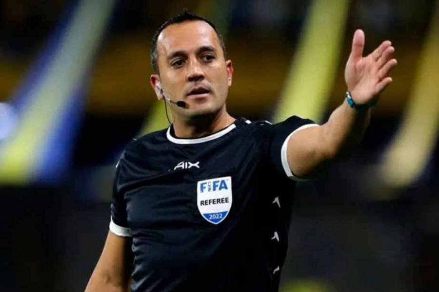 Revelan chats atribuidos al árbitro Fernando Espinoza con Beacon y crece el escándalo en AFA