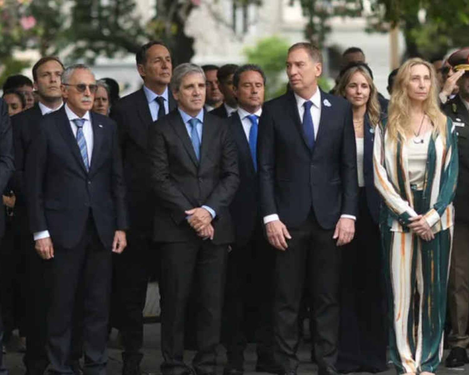 Milei ordenó una reunión de gabinete para el lunes: se viene otro respaldo a Manuel Adorni