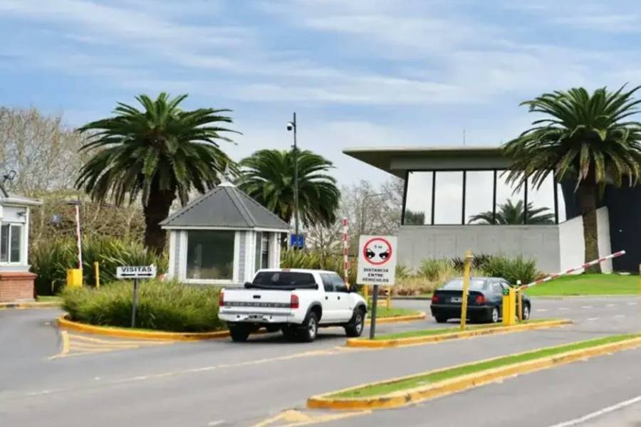 Investigan pagos millonarios de la AFA a una empresa vinculada a la mansión de Pilar y Toviggino