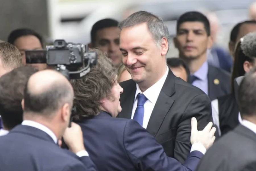 Avanza la investigación sobre Manuel Adorni: la Justicia pidió nuevos informes por sus bienes y viajes