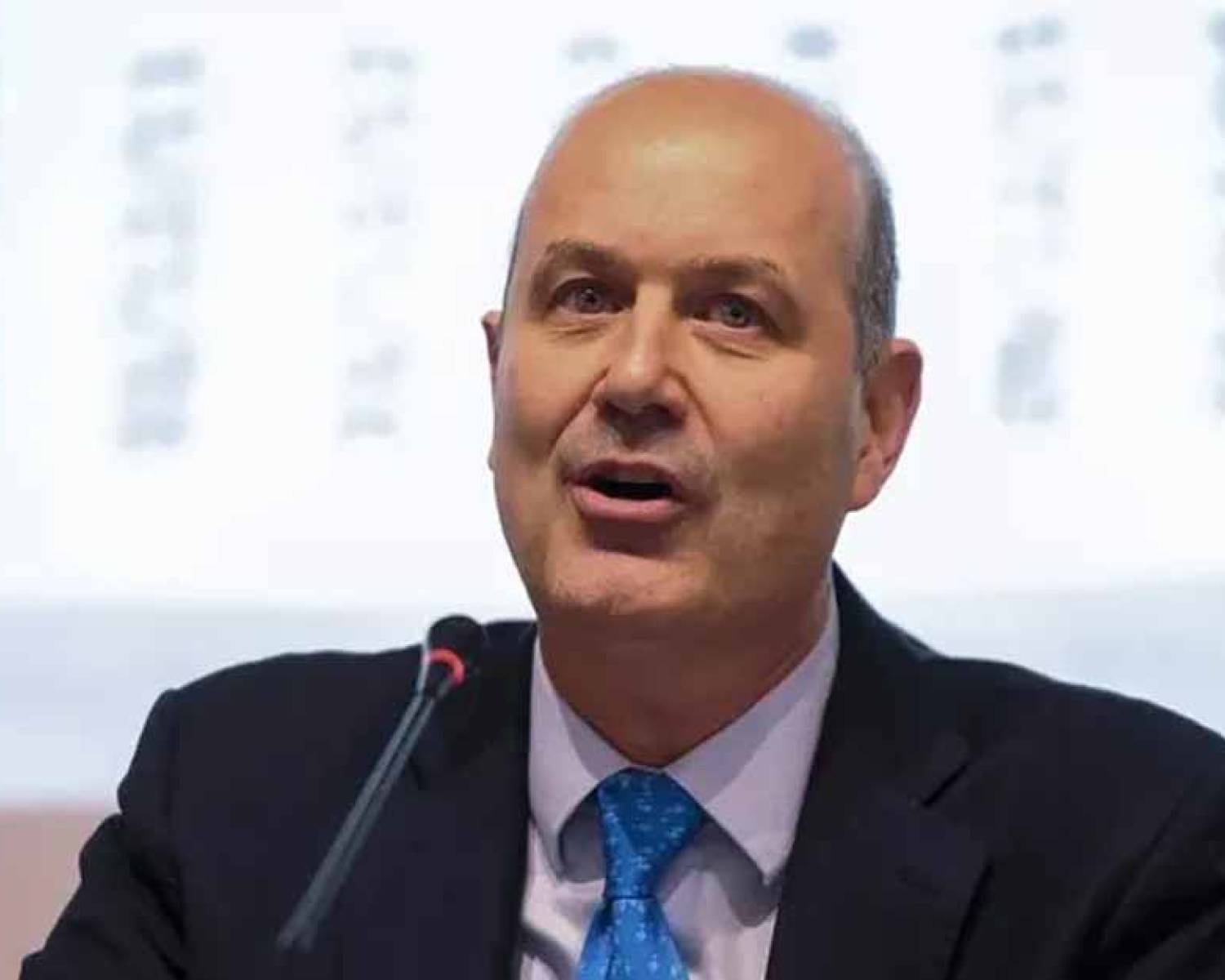 Federico Sturzenegger expone en el Senado: compra de tierras, cambios en desalojos y expropiaciones