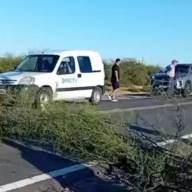 Grupo de Padres cortan Ruta 60 en reclamo de servicio de transporte escolar