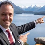 Otro viaje millonario de Adorni: afirman que gastó miles de dólares en lujoso hotel de Bariloche