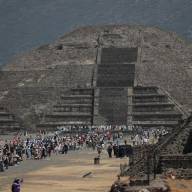 Un hombre abrió fuego en las pirámides de la Ciudad de México: mató a una mujer y se suicidó