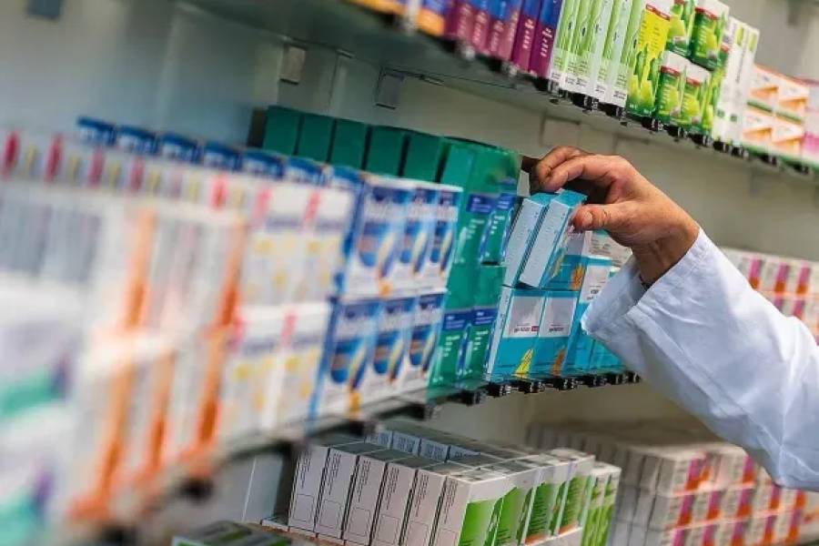 Tras detectar serias irregularidades, la Anmat prohibió la operación a otra droguería
