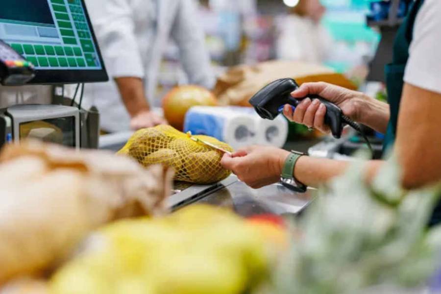 Las ventas en supermercados y autoservicios mayoristas no paran de caer