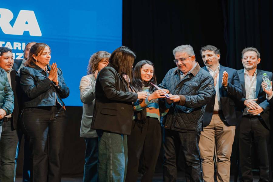 500 jóvenes catamarqueños accedieron a becas universitarias