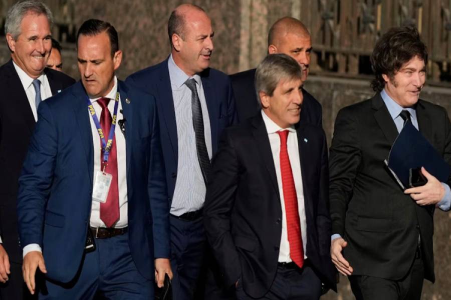 El Gobierno espera que lleguen los US$1000 millones del FMI y que la actividad muestre una mejora esta semana