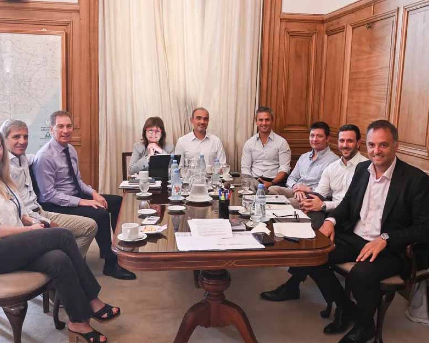 Gobierno: se vuelve a reunir la mesa política en medio de los intentos de Milei por equilibrar la interna