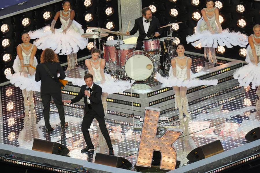 El show de la final de Champions League: la entrada de los equipos tras el recital de The Killers antes de Arsenal-PSG