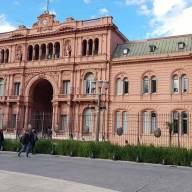 El Gobierno no dictó asueto por el partido, pero dio 