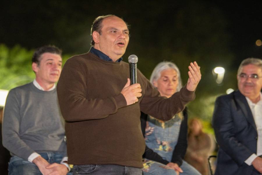 Los murales históricos vuelven a ser protagonistas en la renovada plaza Varela Lezana