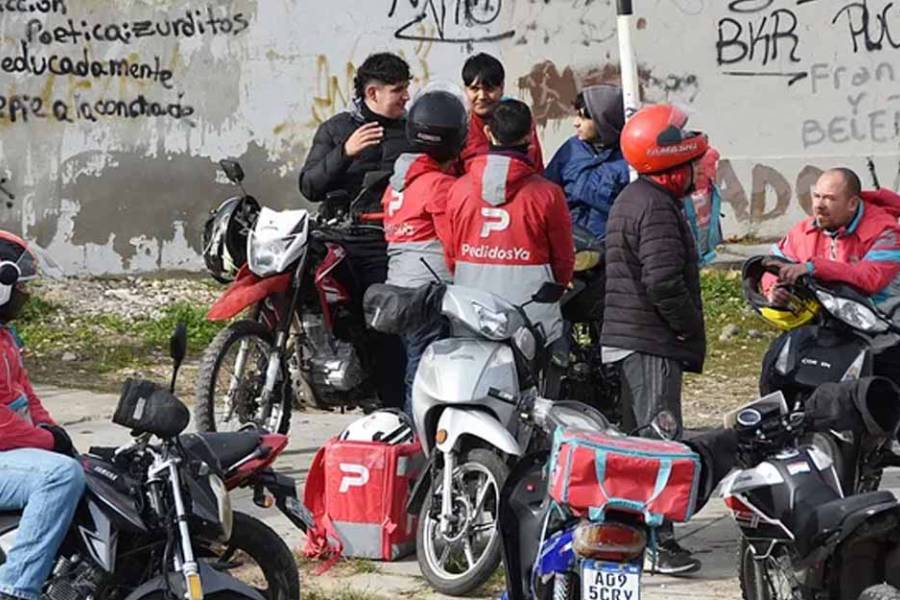 Un repartidor necesita completar casi 150 entregas al mes para no ser pobre