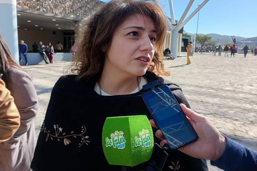 Grave: Acusan a la ministra Soria de pretender “militarizar” las escuelas