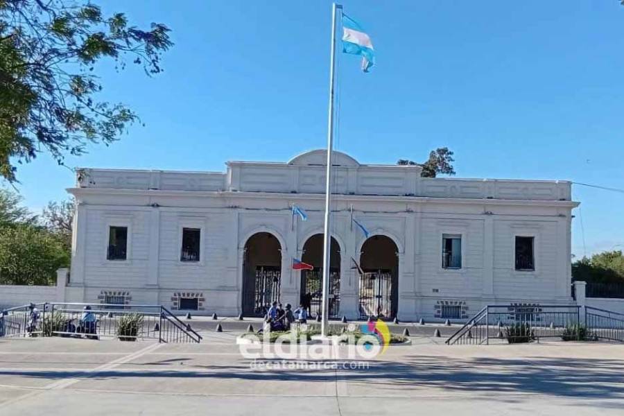 Pago de haberes a empleados municipales de la Capital