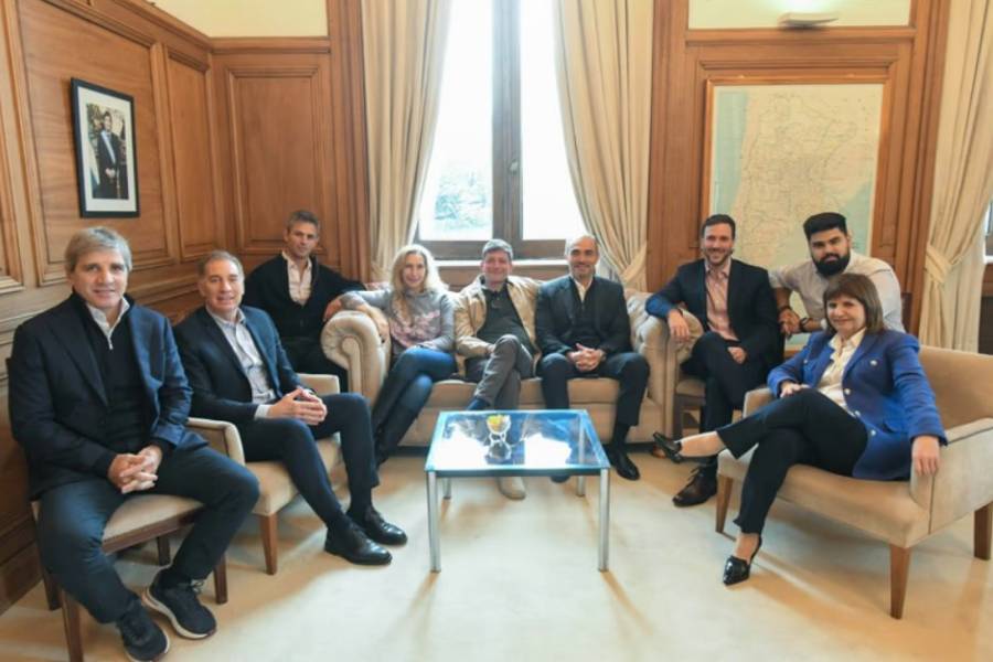 Se vuelve a reunir la mesa política tras el revés del Senado