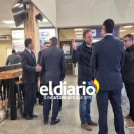 Jalil recibe en el aeropuerto “Felipe Varela” a funcionarios nacionales y gobernador de Santiago del Estero