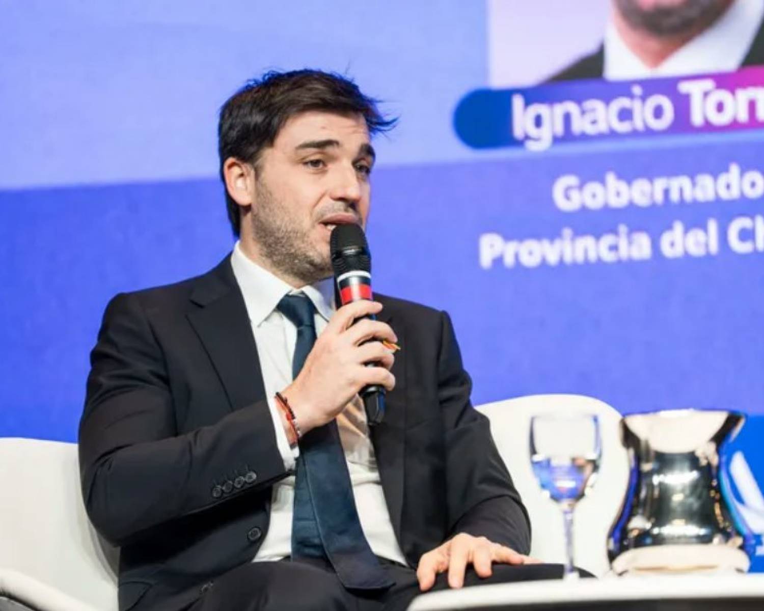 Un gobernador del PRO condicionó una alianza con LLA: 
