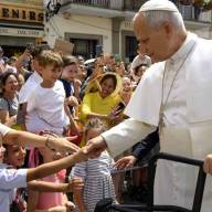 El Gobierno analiza declarar asueto o feriado por la visita del papa León XIV al país