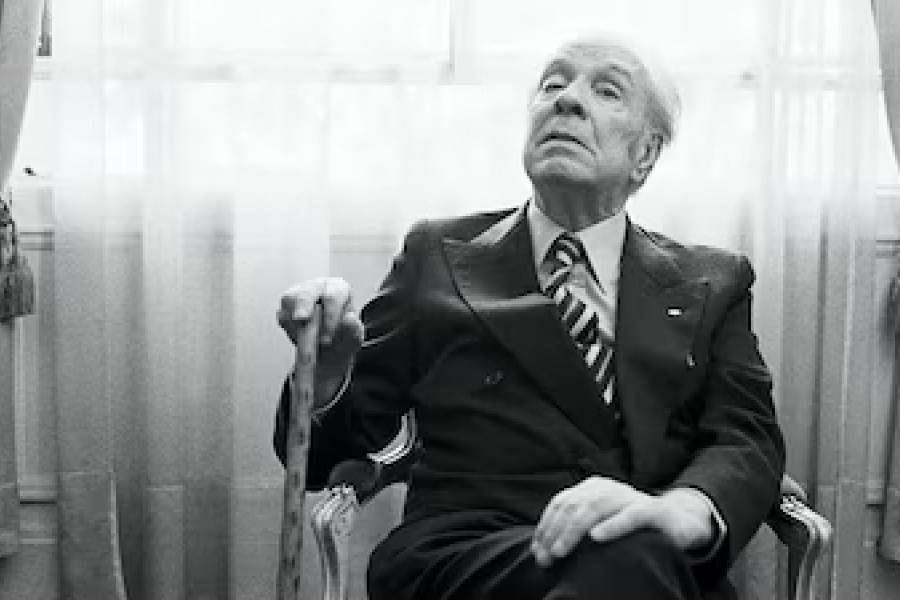 Jorge Luis Borges, el hombre que convirtió a Buenos Aires en un laberinto universal y llevó sus historias al mundo