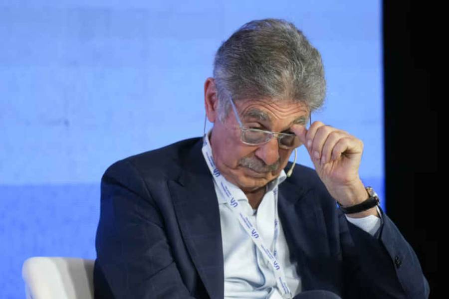 Covid-19: Sigman declara por la compra de vacunas y Duhalde fue citado por el Vacunatorio VIP