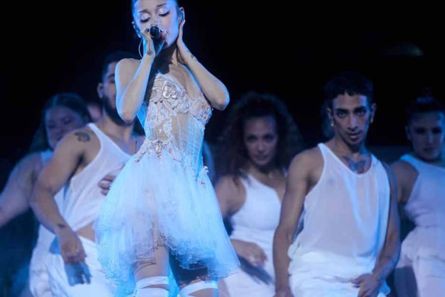 El triste momento de Ariana Grande: se despide de los escenarios entre lágrimas