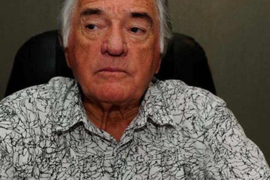 Bajo el nombre de 