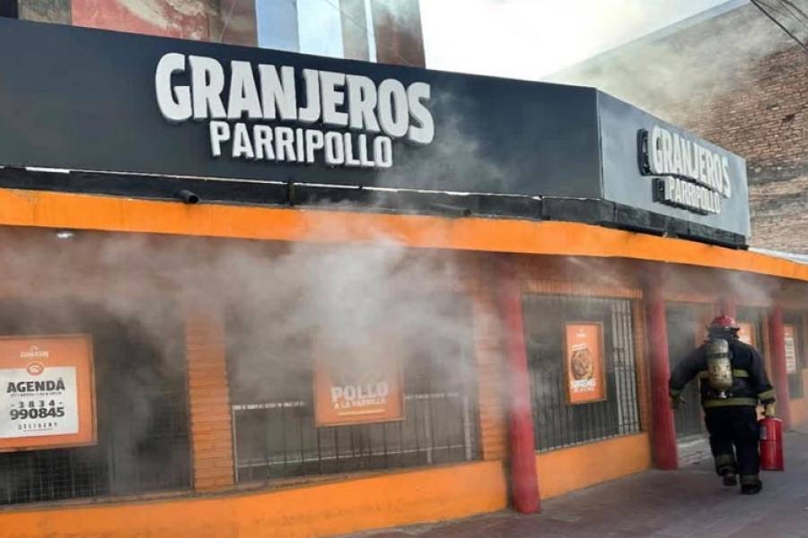 Susto: Se le prendieron fuego los pollos
