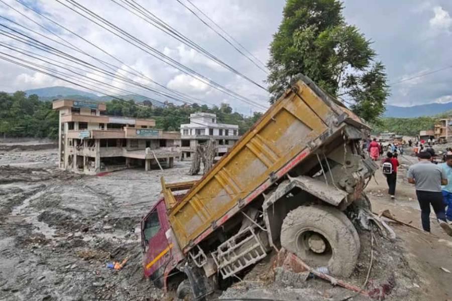 Tragedia en Nepal: un estudio afirma que el calor extremo debilitó el glaciar que desató el colapso