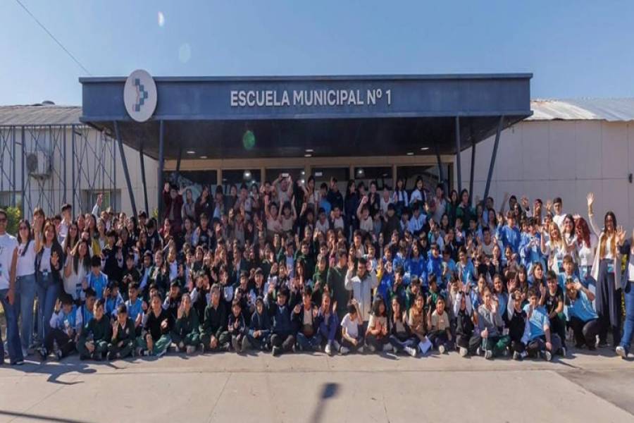 Más de 400 alumnos se preparan para rendir exámenes internacionales de Cambridge 2026