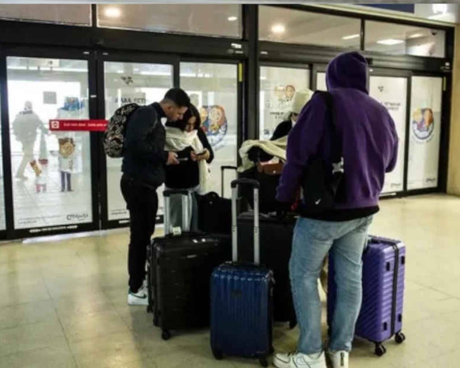 Se mantiene el déficit turístico pese a que en agosto volvió a reducirse la cantidad de argentinos que salieron al exterior