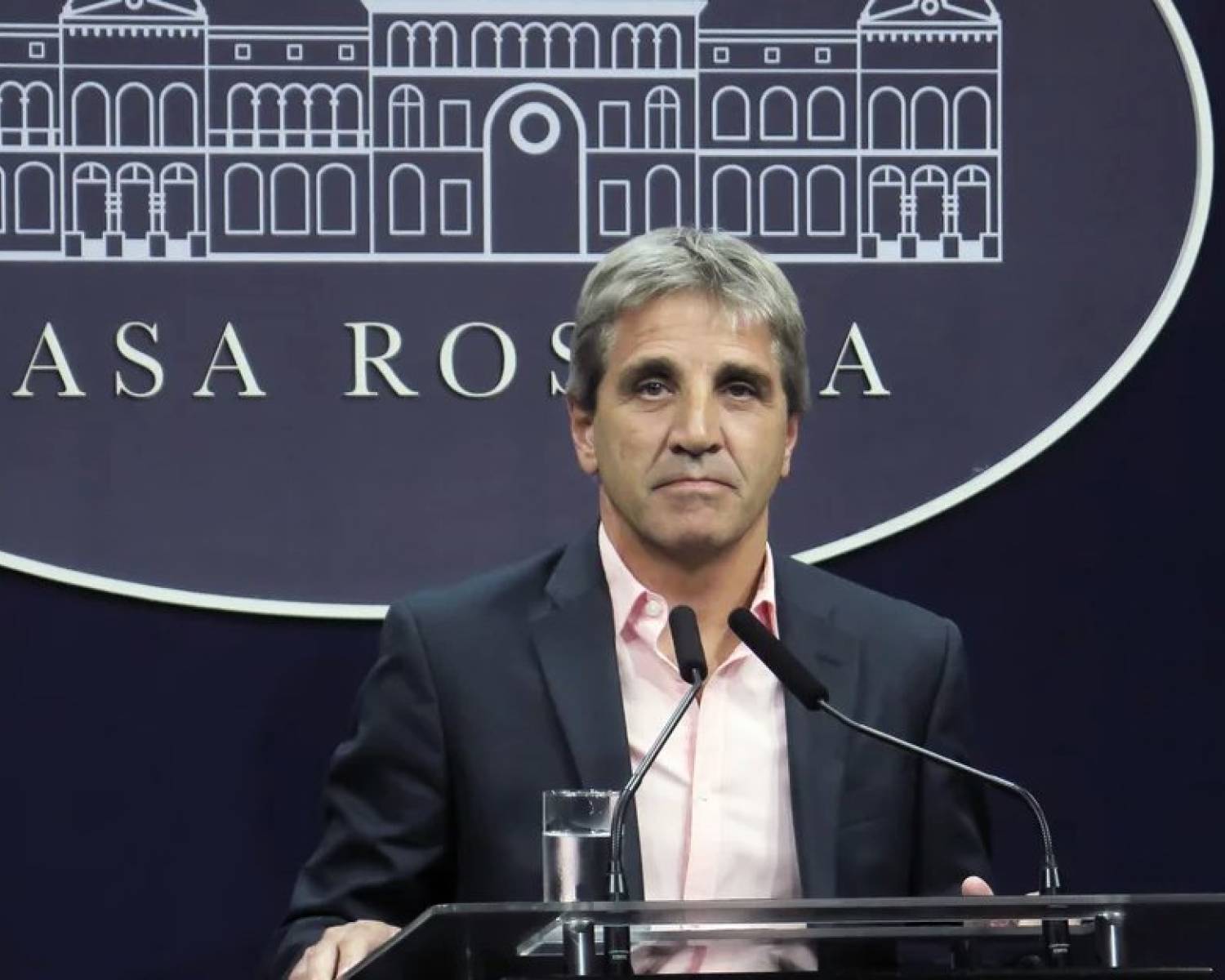 Confirmaron el sobreseimiento de Caputo en la causa por la emisión de un bono a 100 años
