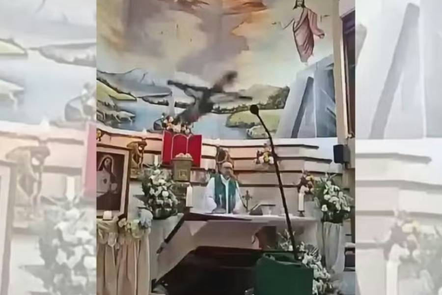 Muere en plena misa un sacerdote tras caerle encima un crucifijo
