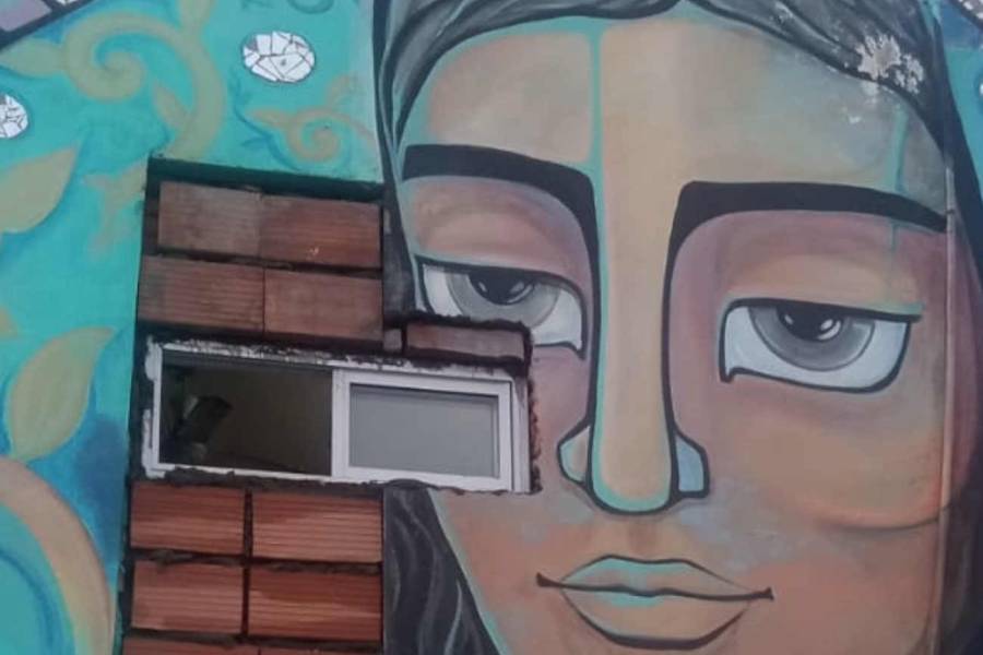 Plaza “El Maestro”: Destruyen mural de la Virgen del Valle para instalar una ventana