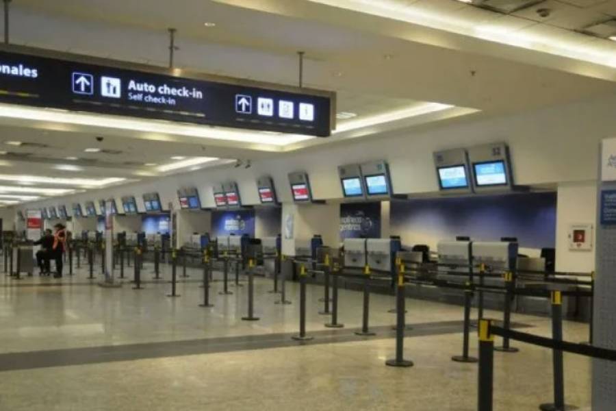 Alerta en los aeropuertos del país: podrían suspenderse vuelos este lunes